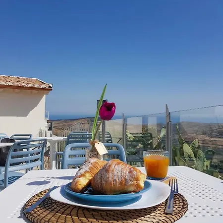 Antico Borgo Dei Templi Bed and Breakfast 4*