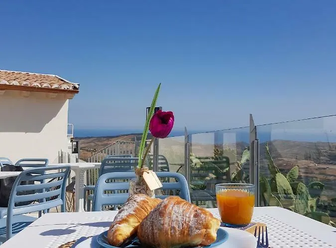 Antico Borgo Dei Templi Bed & Breakfast 4*